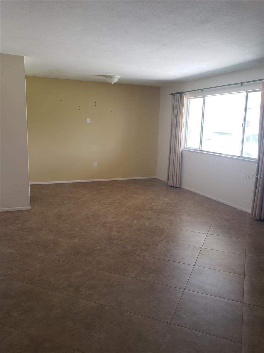 714 INDIAN WELLS AVE, SUN CITY CENTER, FL, 33573