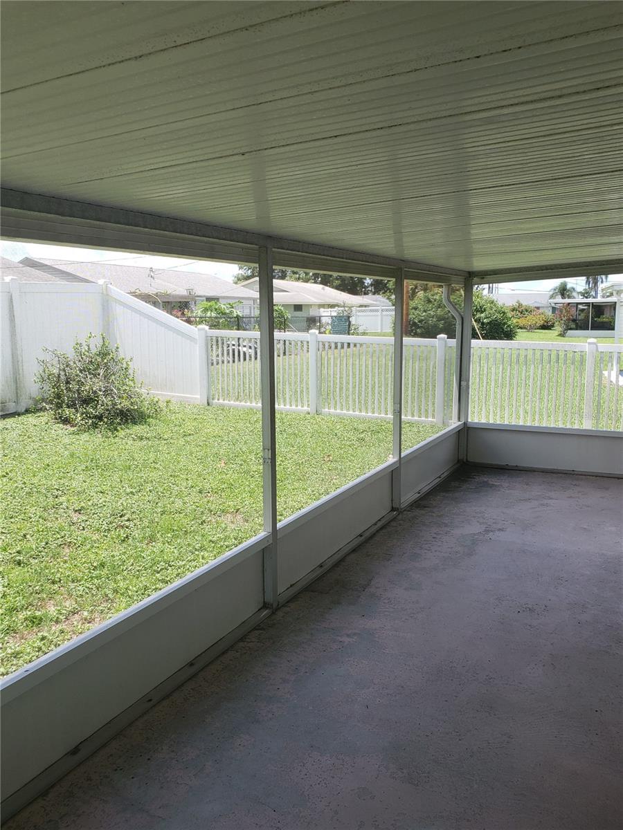 714 INDIAN WELLS AVE, SUN CITY CENTER, FL, 33573