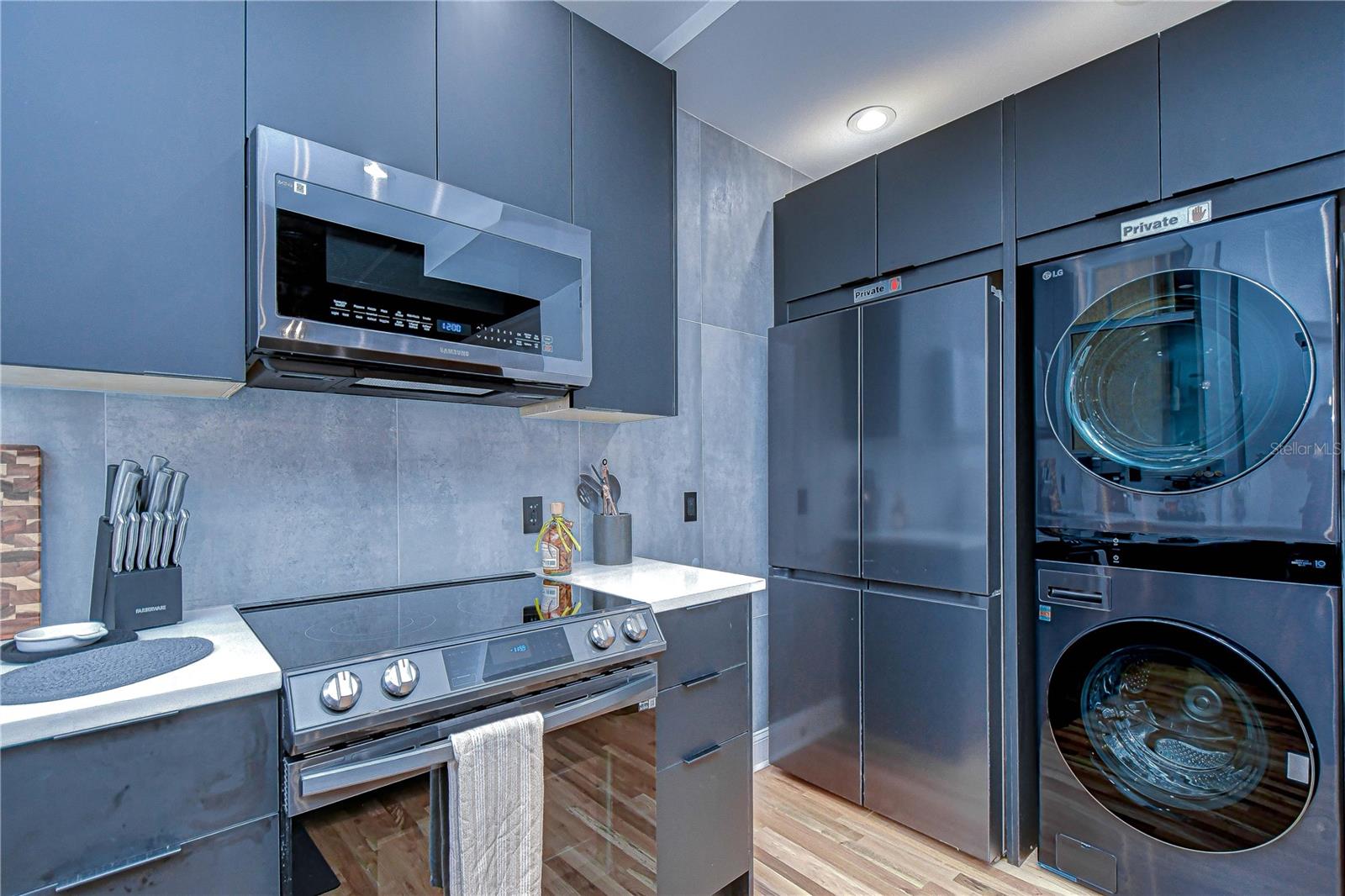 215 CENTRAL AVE #2B, ST PETERSBURG, FL, 33701