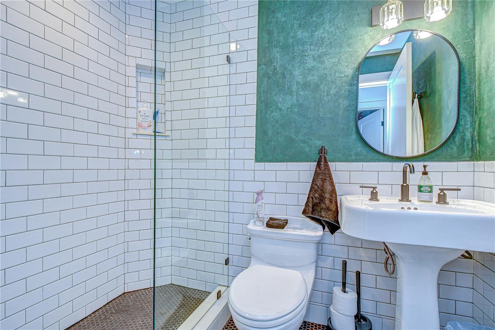 215 CENTRAL AVE #2B, ST PETERSBURG, FL, 33701