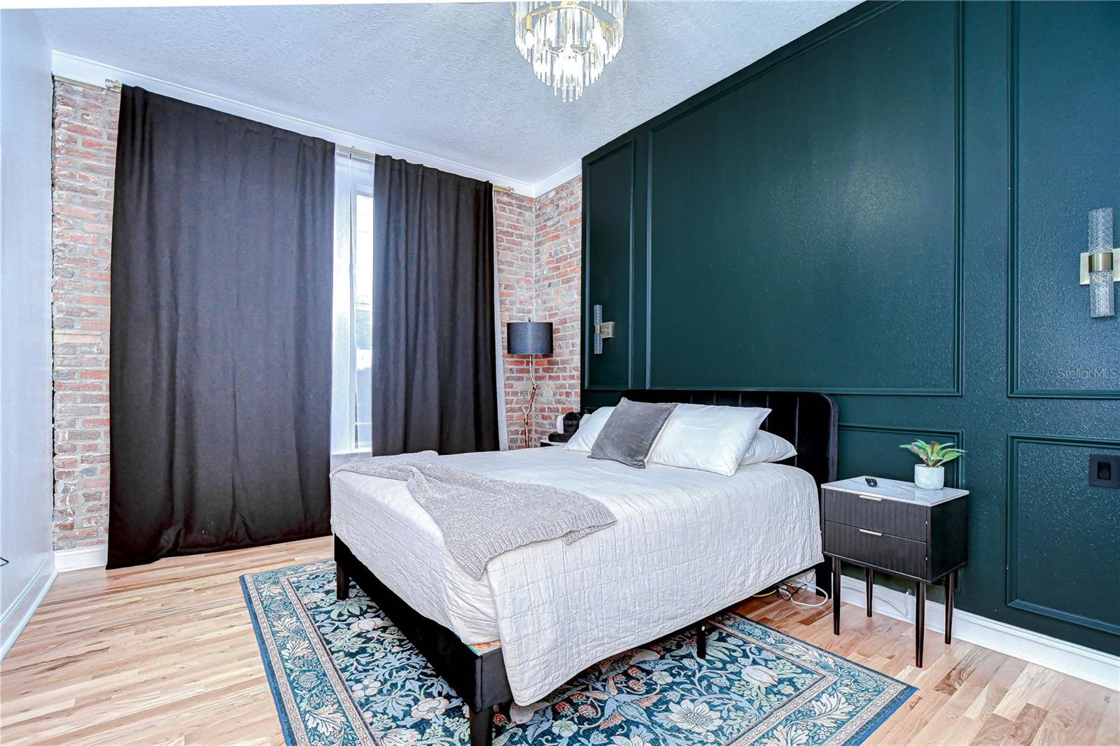 215 CENTRAL AVE #2B, ST PETERSBURG, FL, 33701