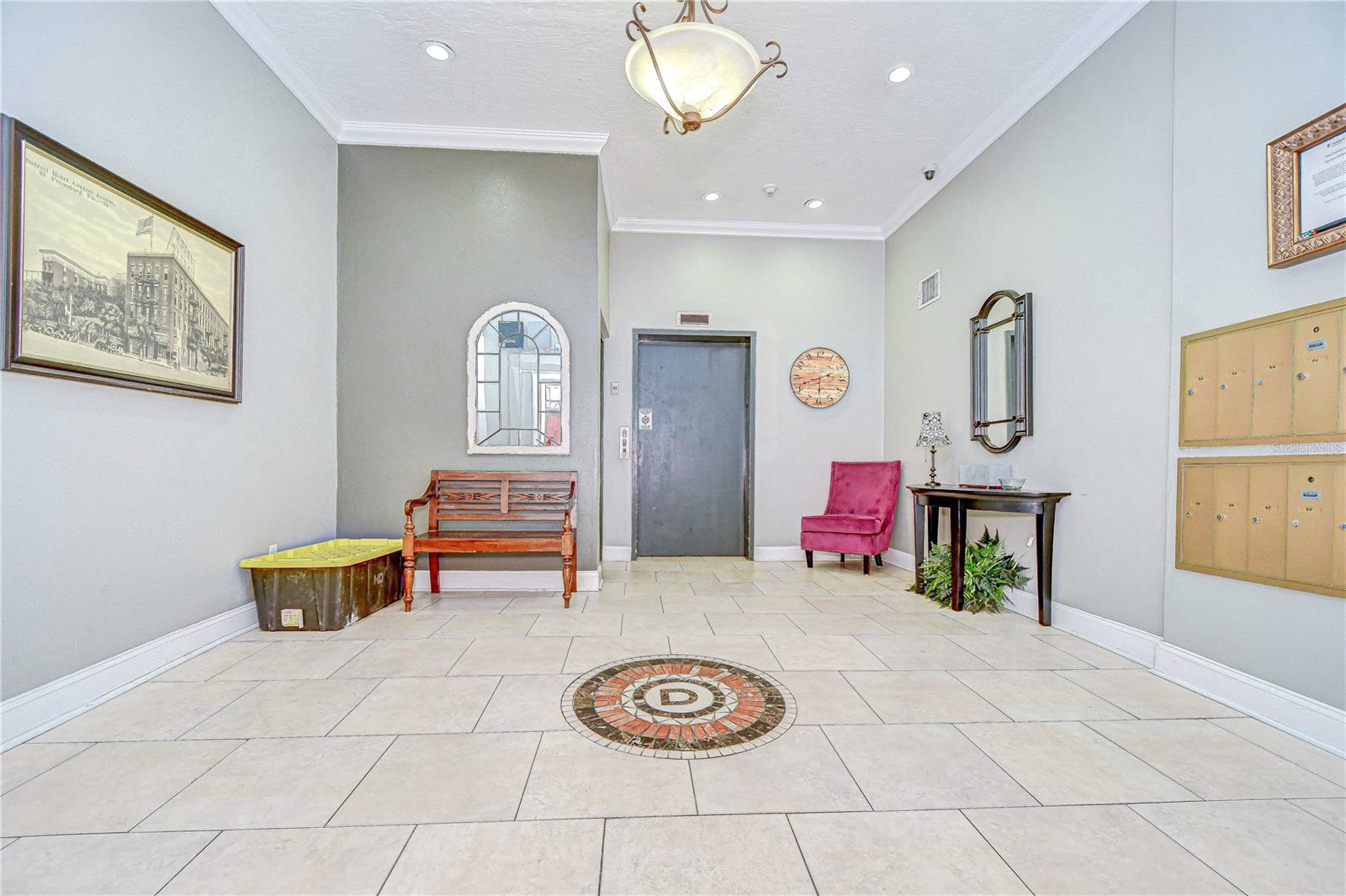 215 CENTRAL AVE #2B, ST PETERSBURG, FL, 33701