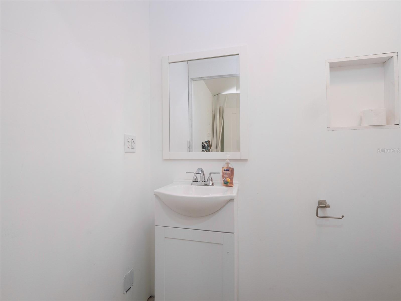 8491 LILLY LAKE RD, MELROSE, FL, 32666