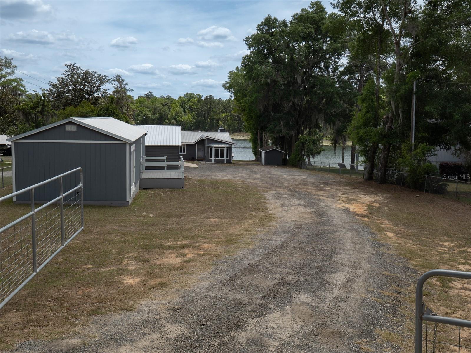 8491 LILLY LAKE RD, MELROSE, FL, 32666