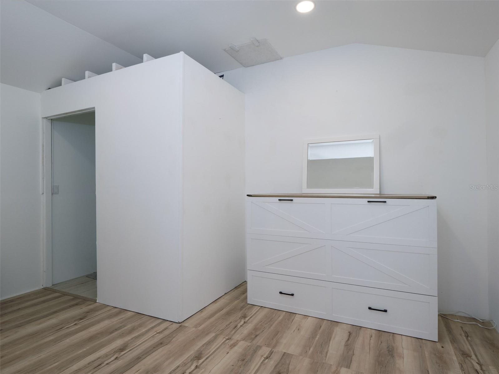 8491 LILLY LAKE RD, MELROSE, FL, 32666