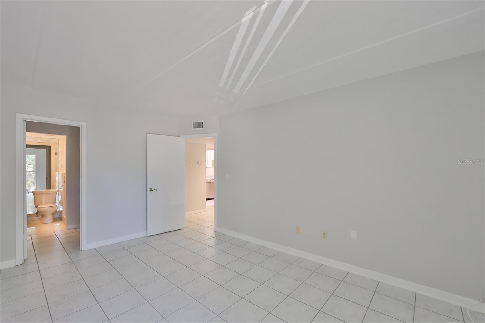 3325 BAYSHORE BLVD #E34, TAMPA, FL, 33629