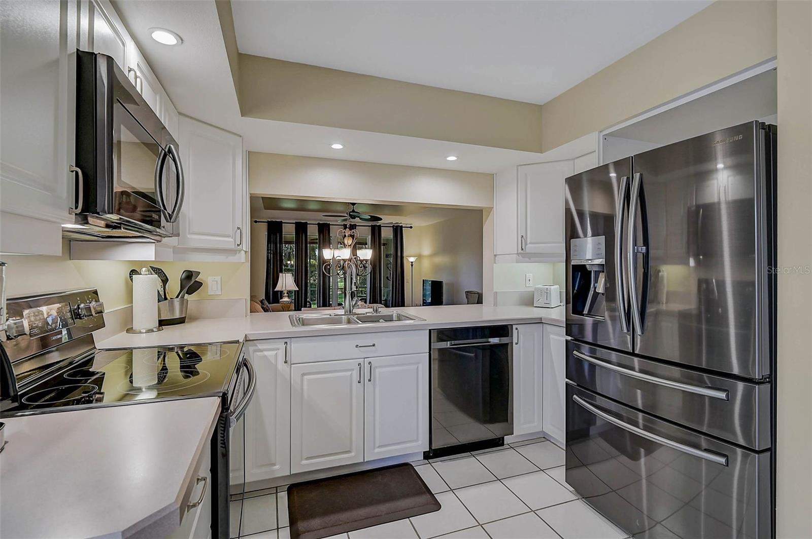 7341 GOLF POINTE CIR, SARASOTA, FL, 34243