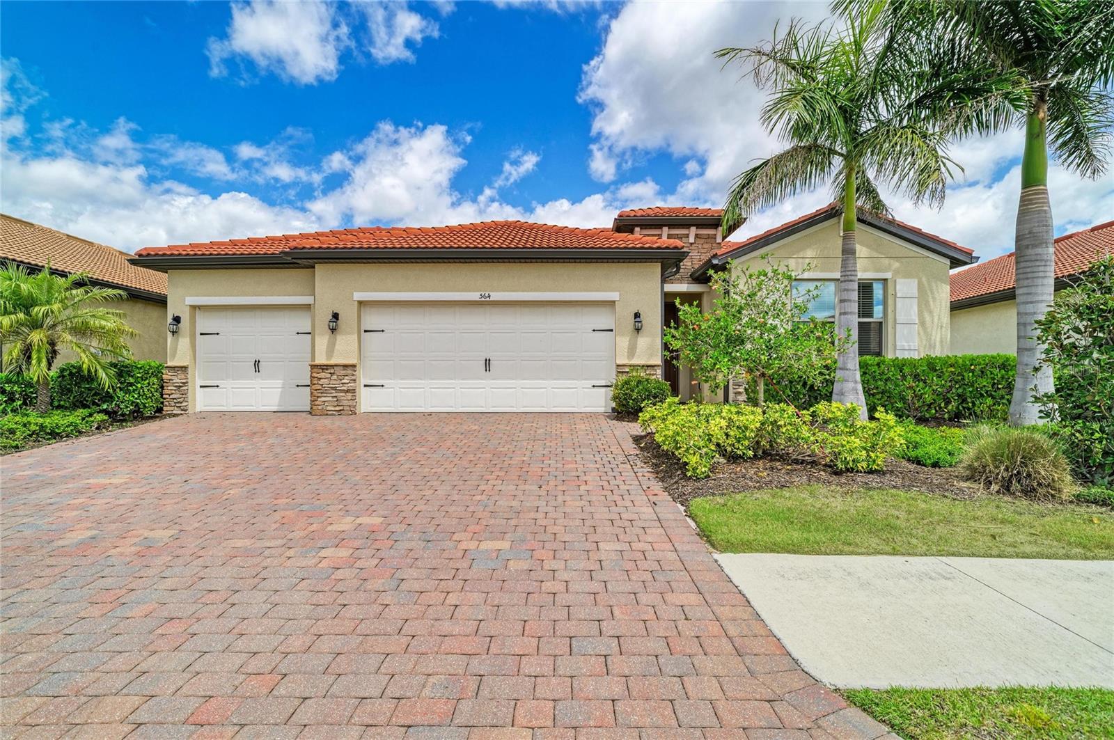 564 MARAVIYA BLVD, NOKOMIS, FL, 34275