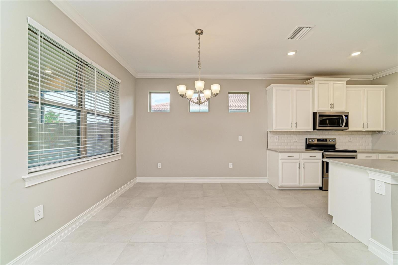 564 MARAVIYA BLVD, NOKOMIS, FL, 34275