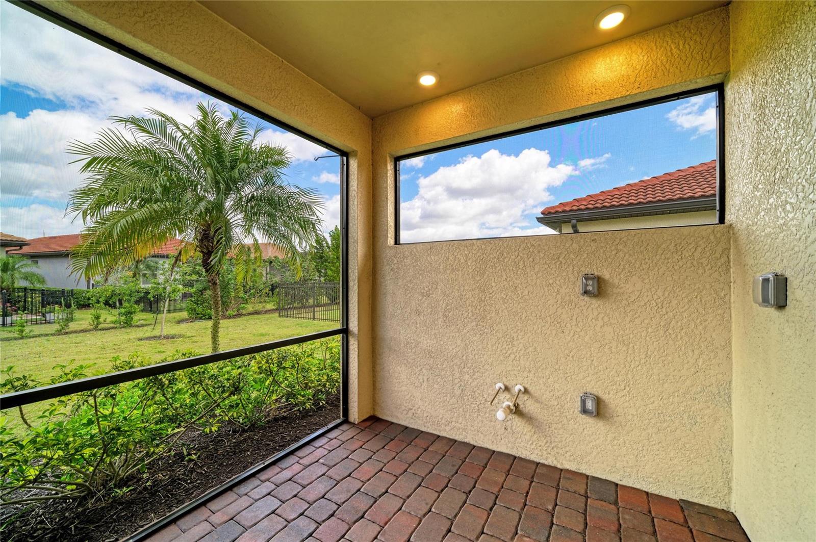 564 MARAVIYA BLVD, NOKOMIS, FL, 34275