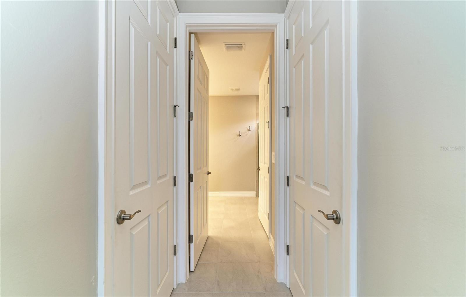 564 MARAVIYA BLVD, NOKOMIS, FL, 34275