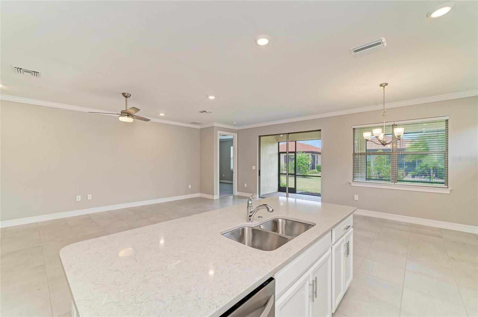 564 MARAVIYA BLVD, NOKOMIS, FL, 34275