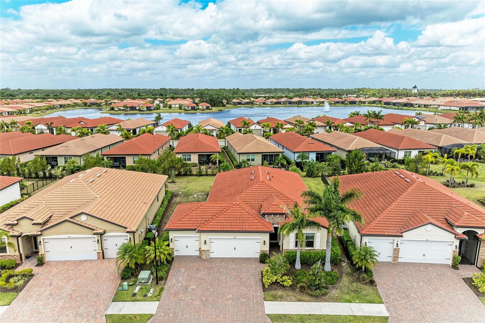 564 MARAVIYA BLVD, NOKOMIS, FL, 34275