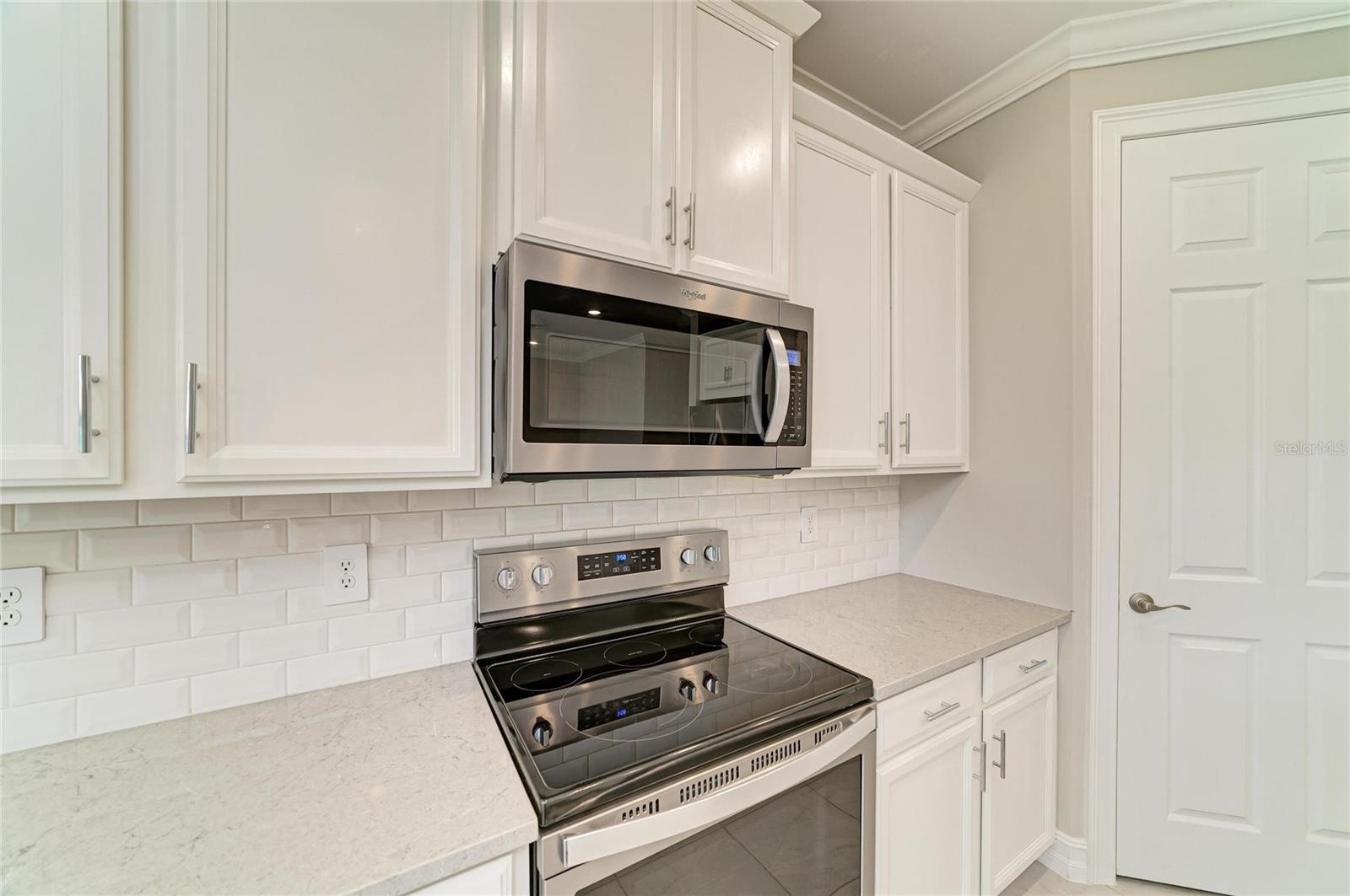 564 MARAVIYA BLVD, NOKOMIS, FL, 34275