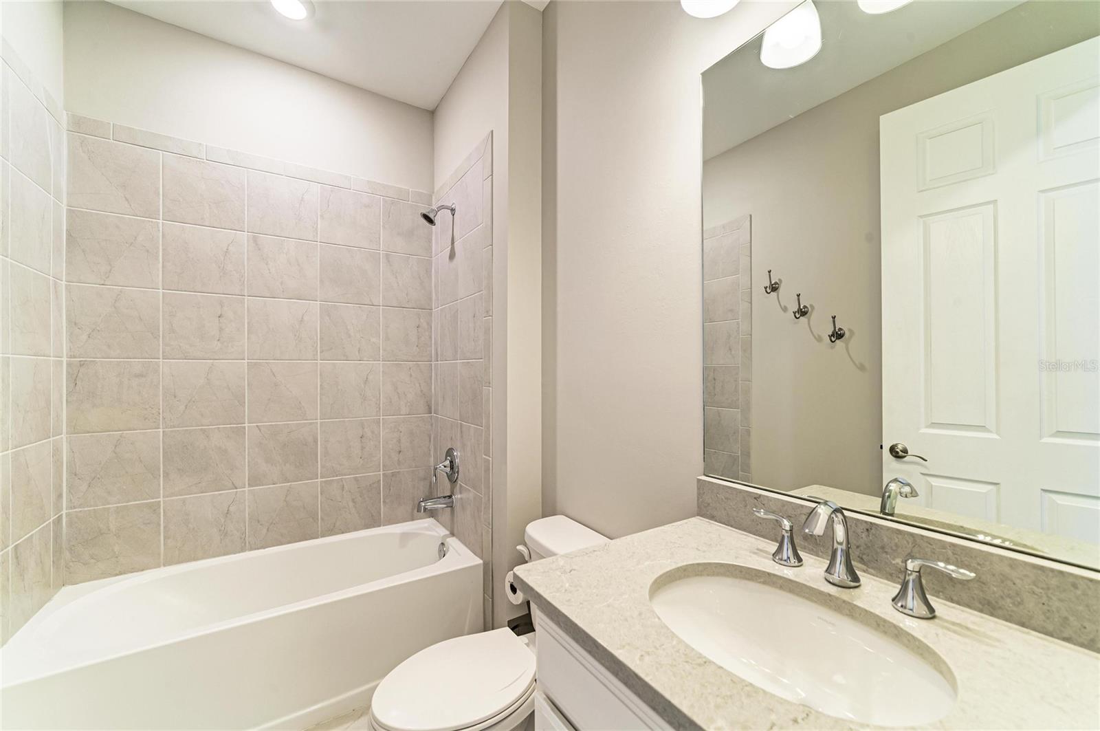 564 MARAVIYA BLVD, NOKOMIS, FL, 34275