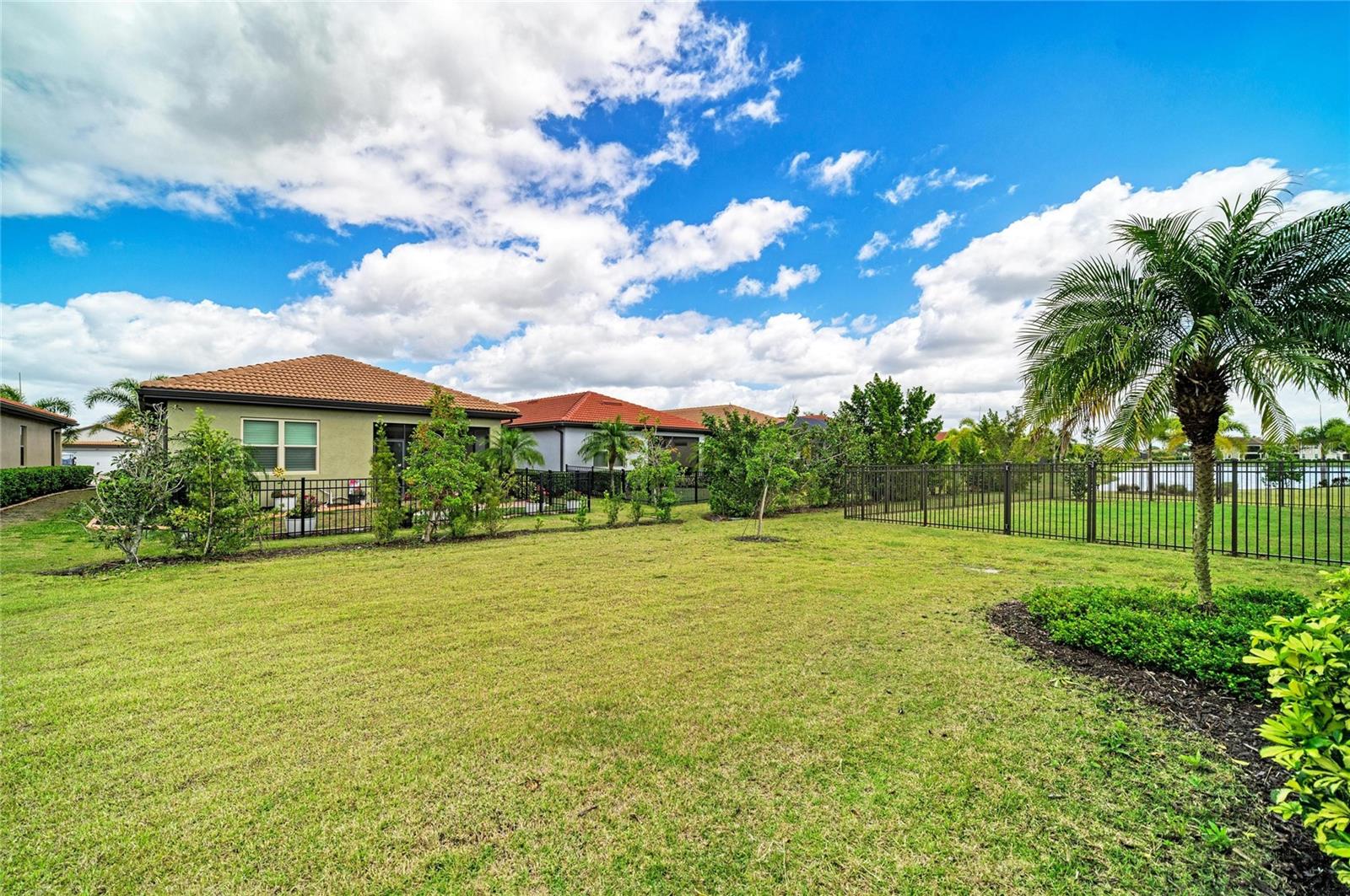 564 MARAVIYA BLVD, NOKOMIS, FL, 34275