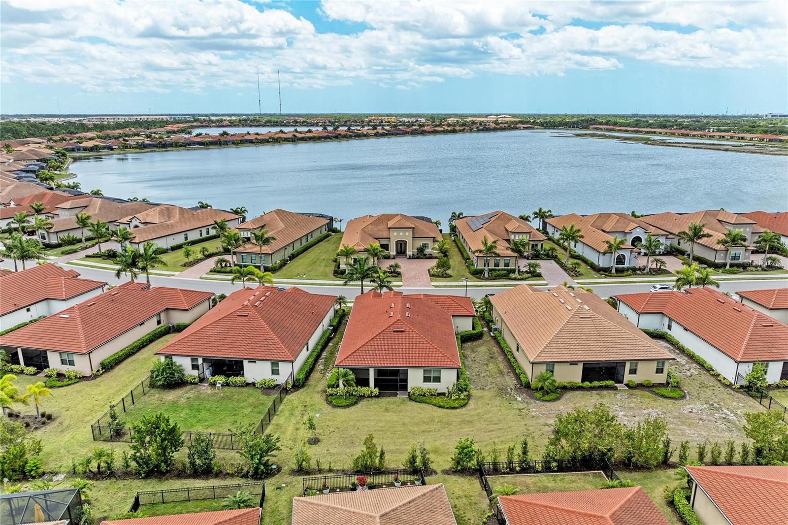 564 MARAVIYA BLVD, NOKOMIS, FL, 34275