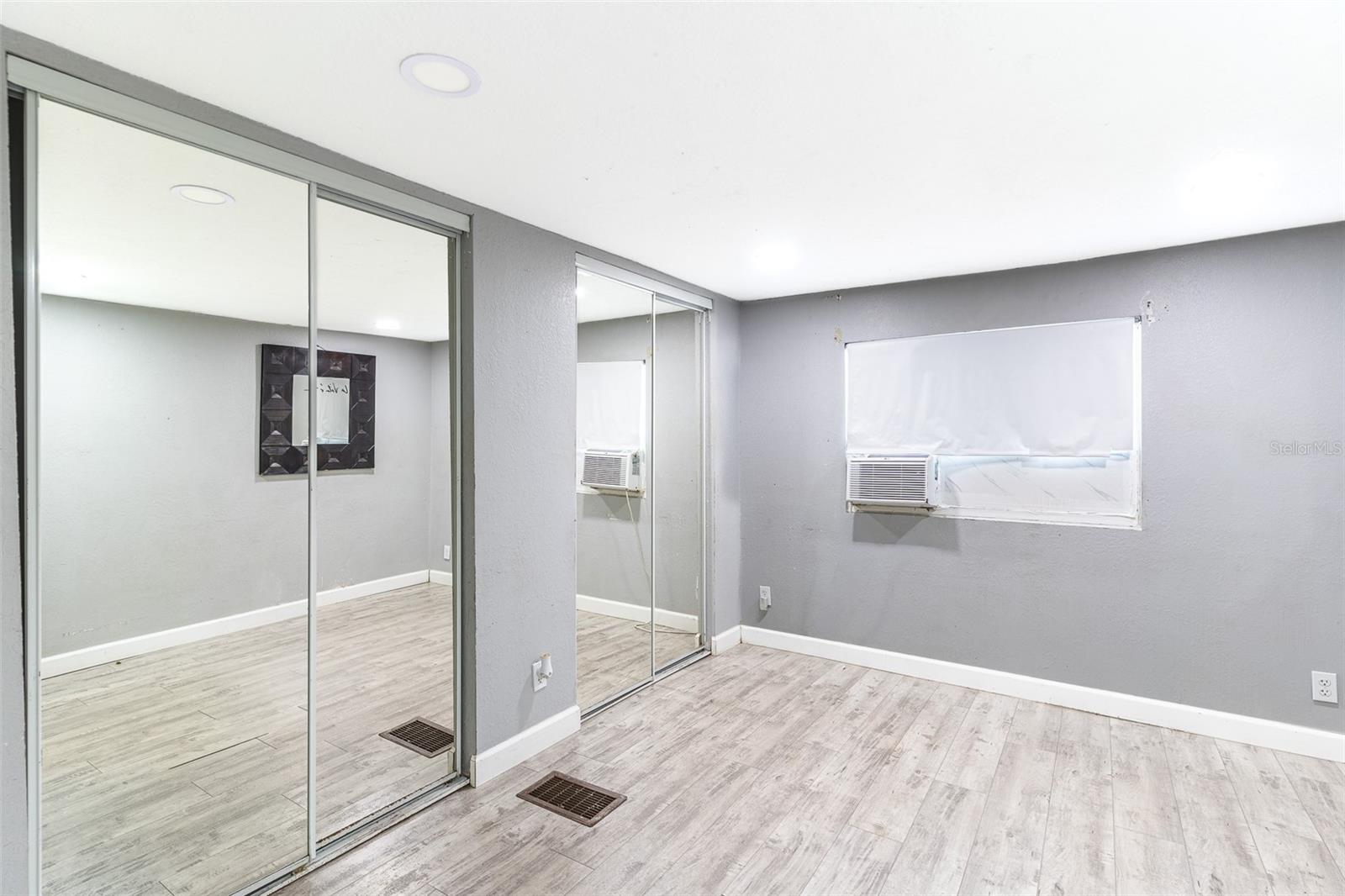 5807 BARRY LN, TAMPA, FL, 33634