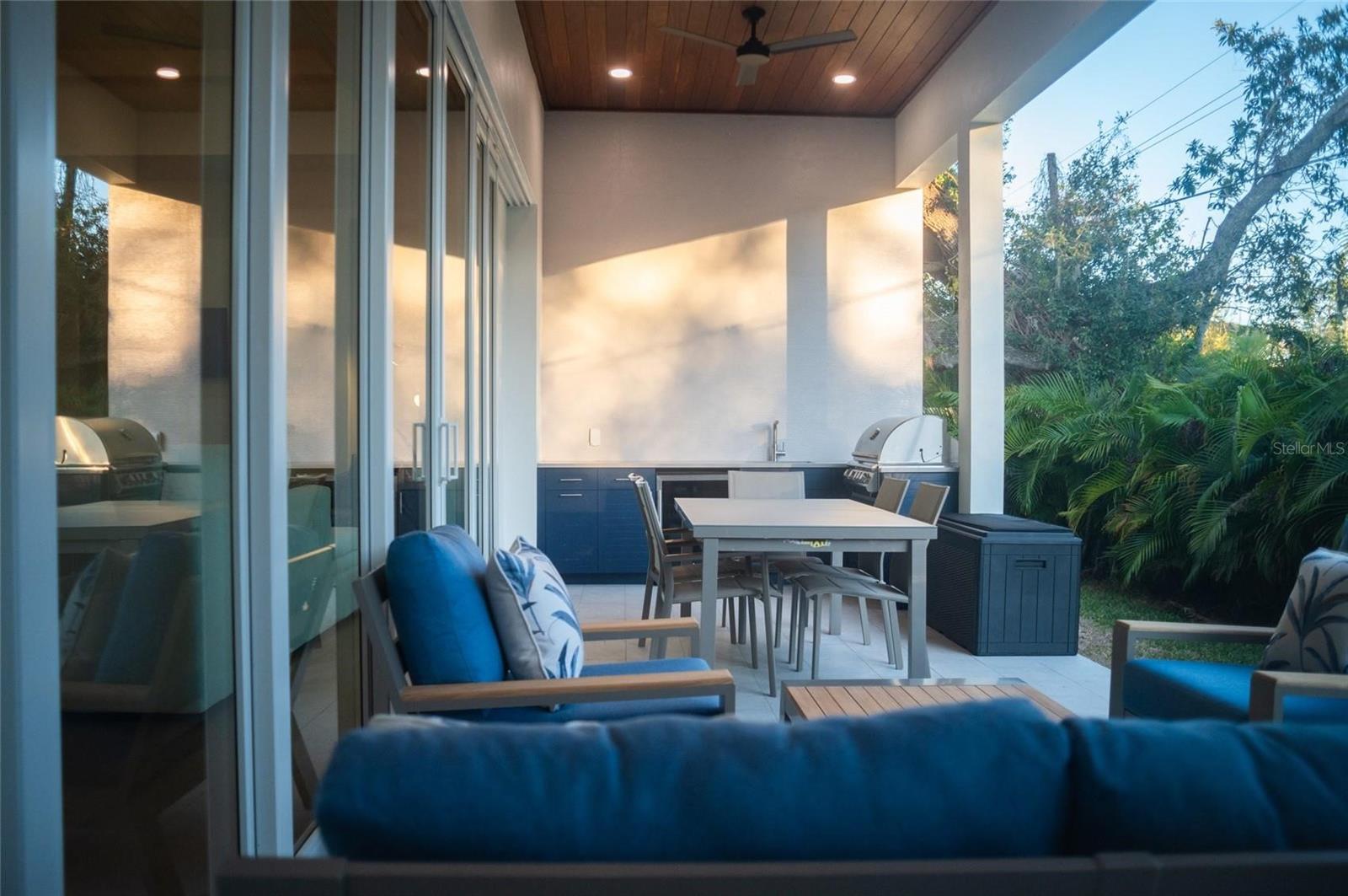 2420 FLOYD ST, SARASOTA, FL, 34239