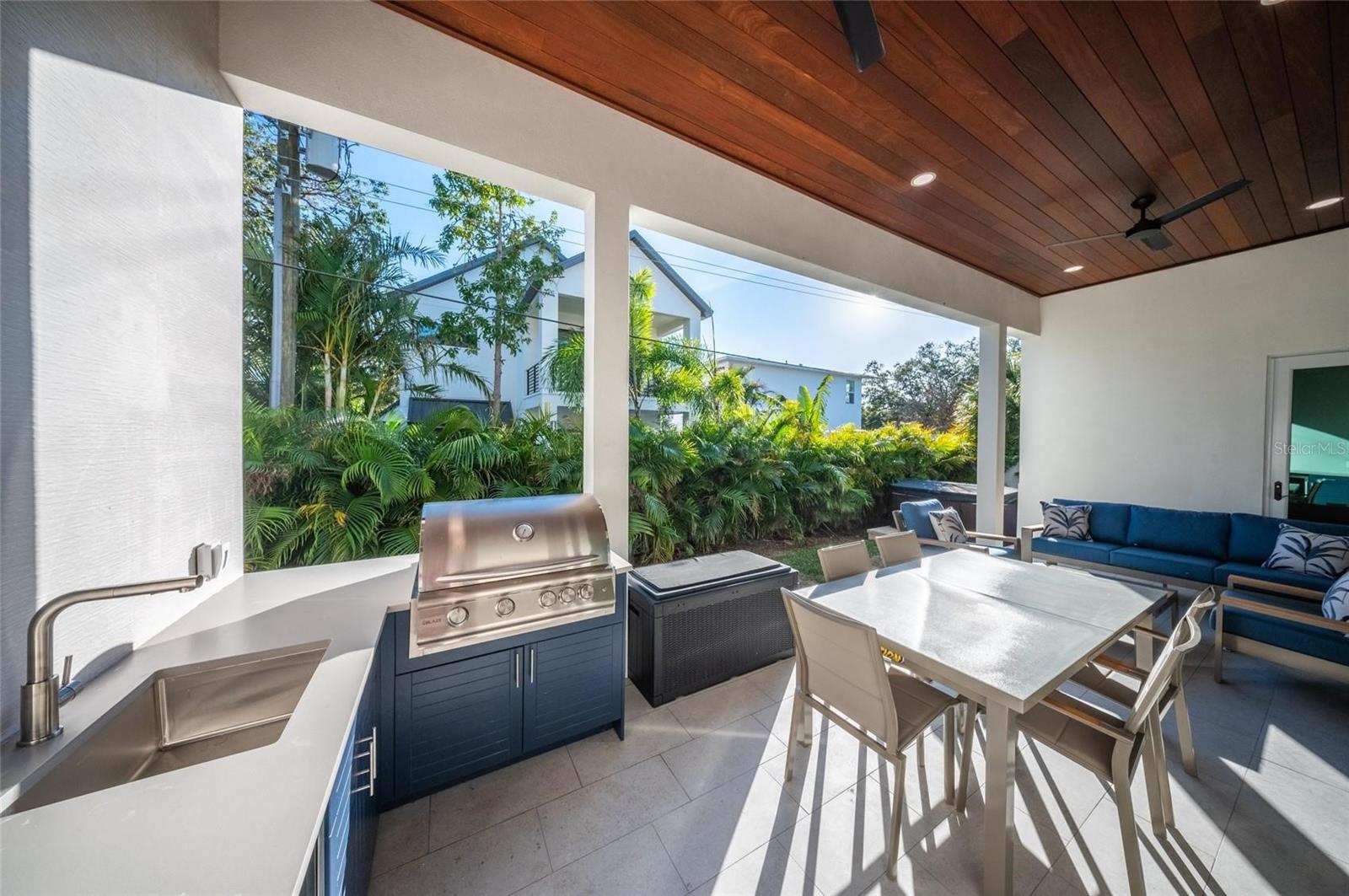 2420 FLOYD ST, SARASOTA, FL, 34239