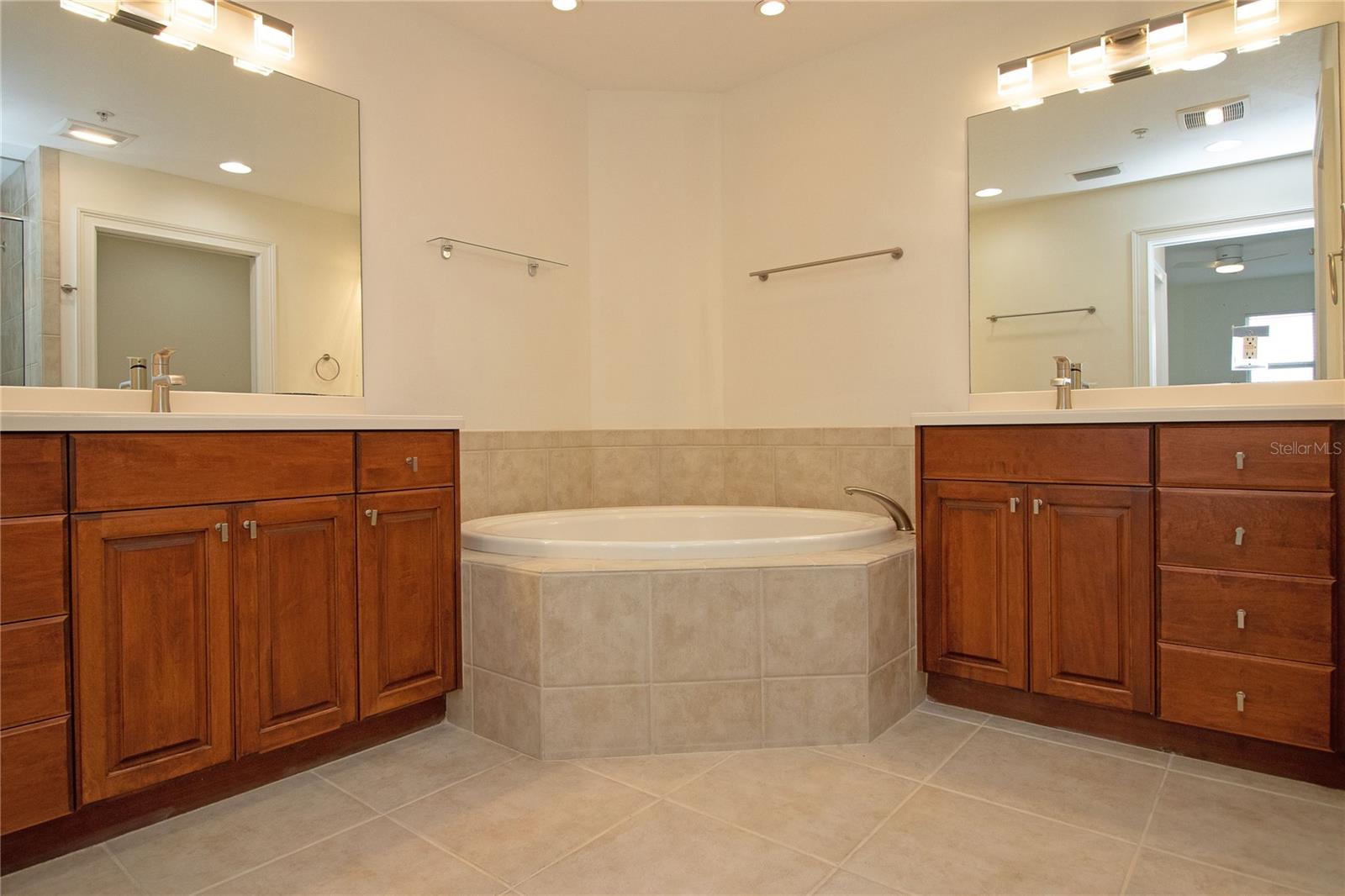 615 RIVIERA DUNES WAY #402, PALMETTO, FL, 34221