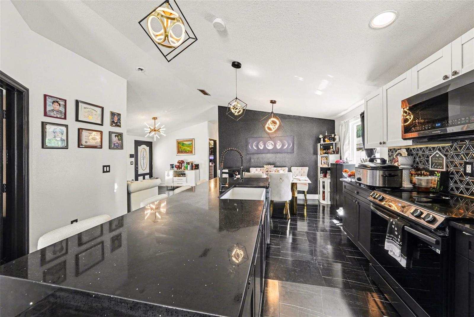 10119 CHIMNEY HILL CT, TAMPA, FL, 33615