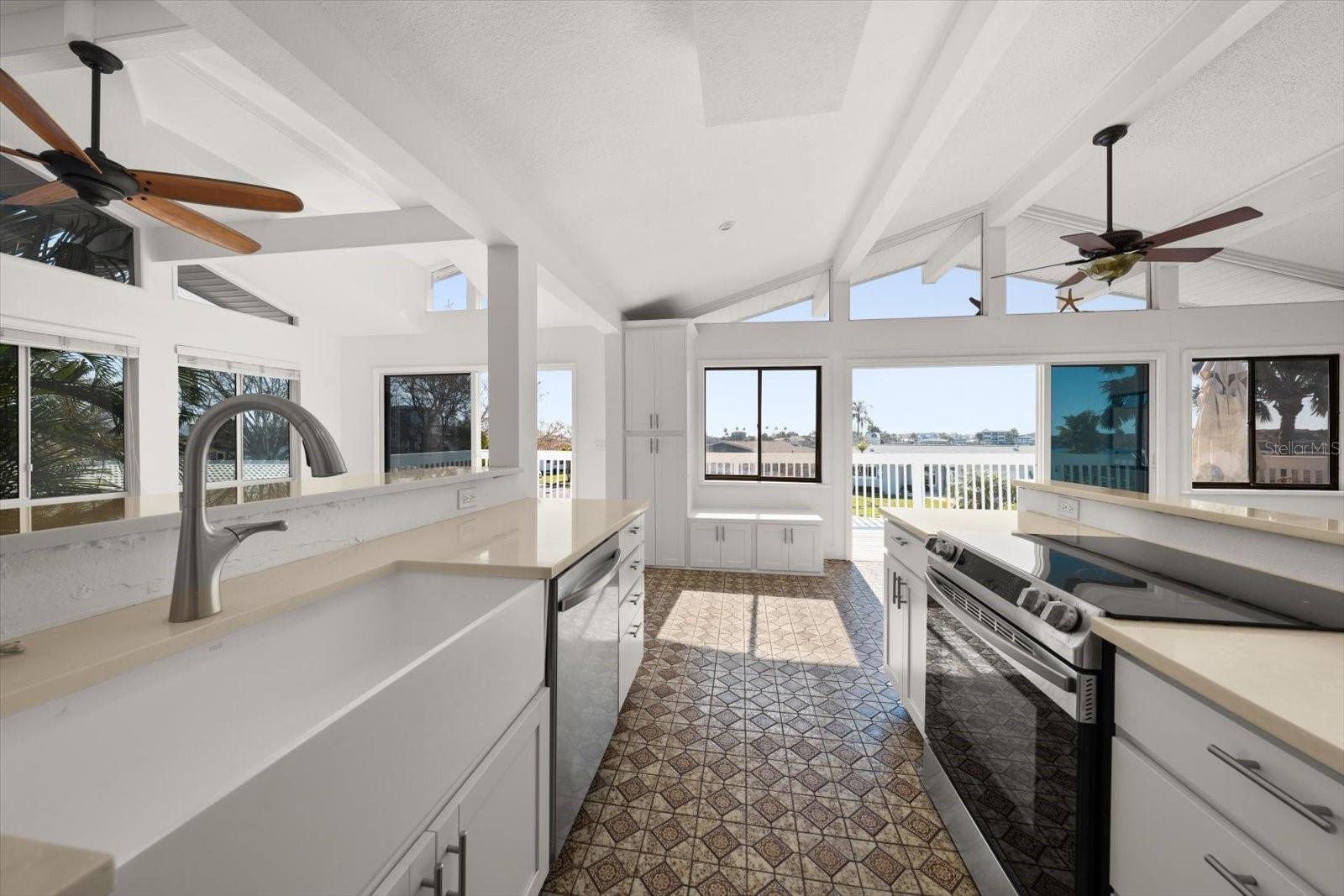 218 176TH AVE E, REDINGTON SHORES, FL, 33708