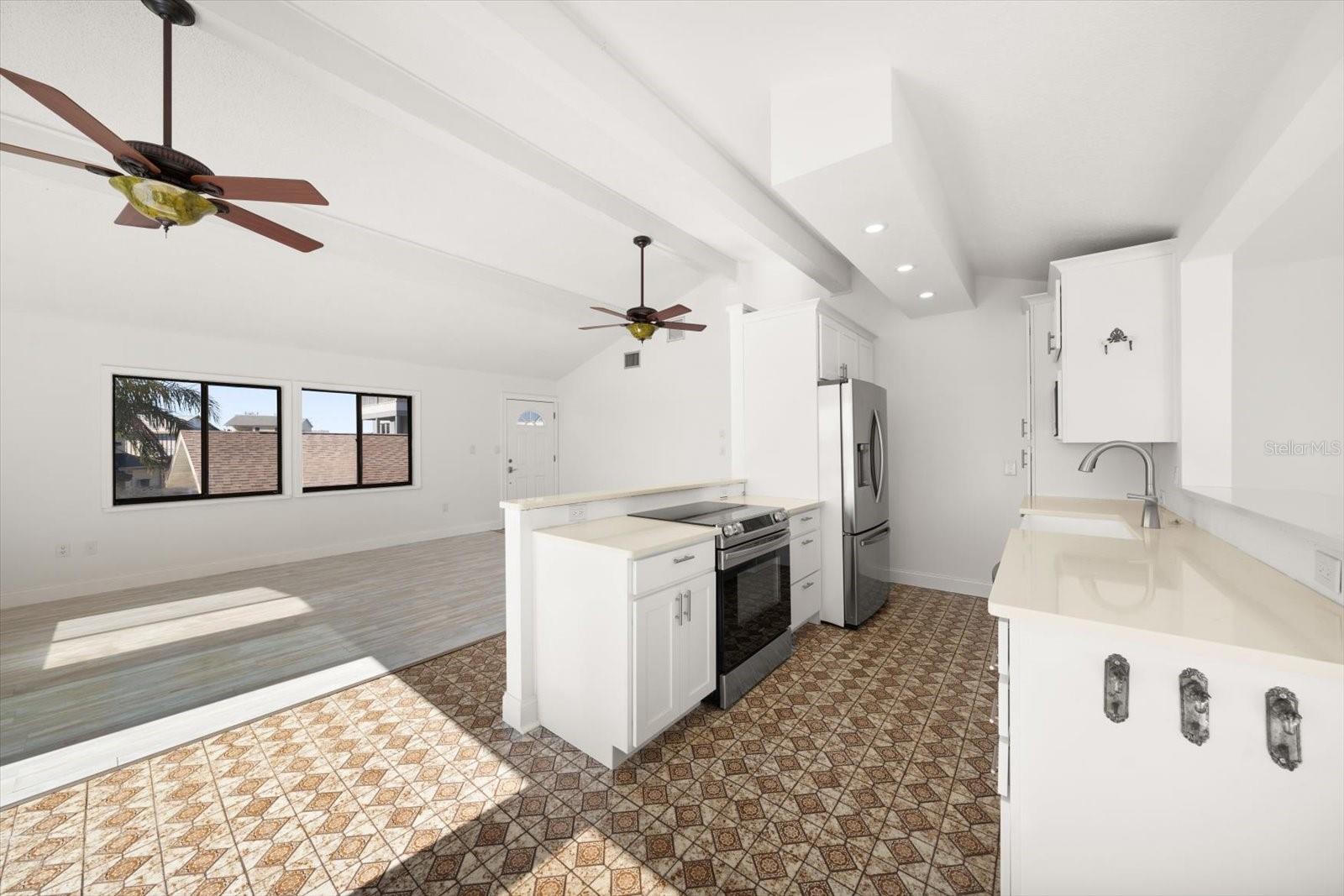 218 176TH AVE E, REDINGTON SHORES, FL, 33708