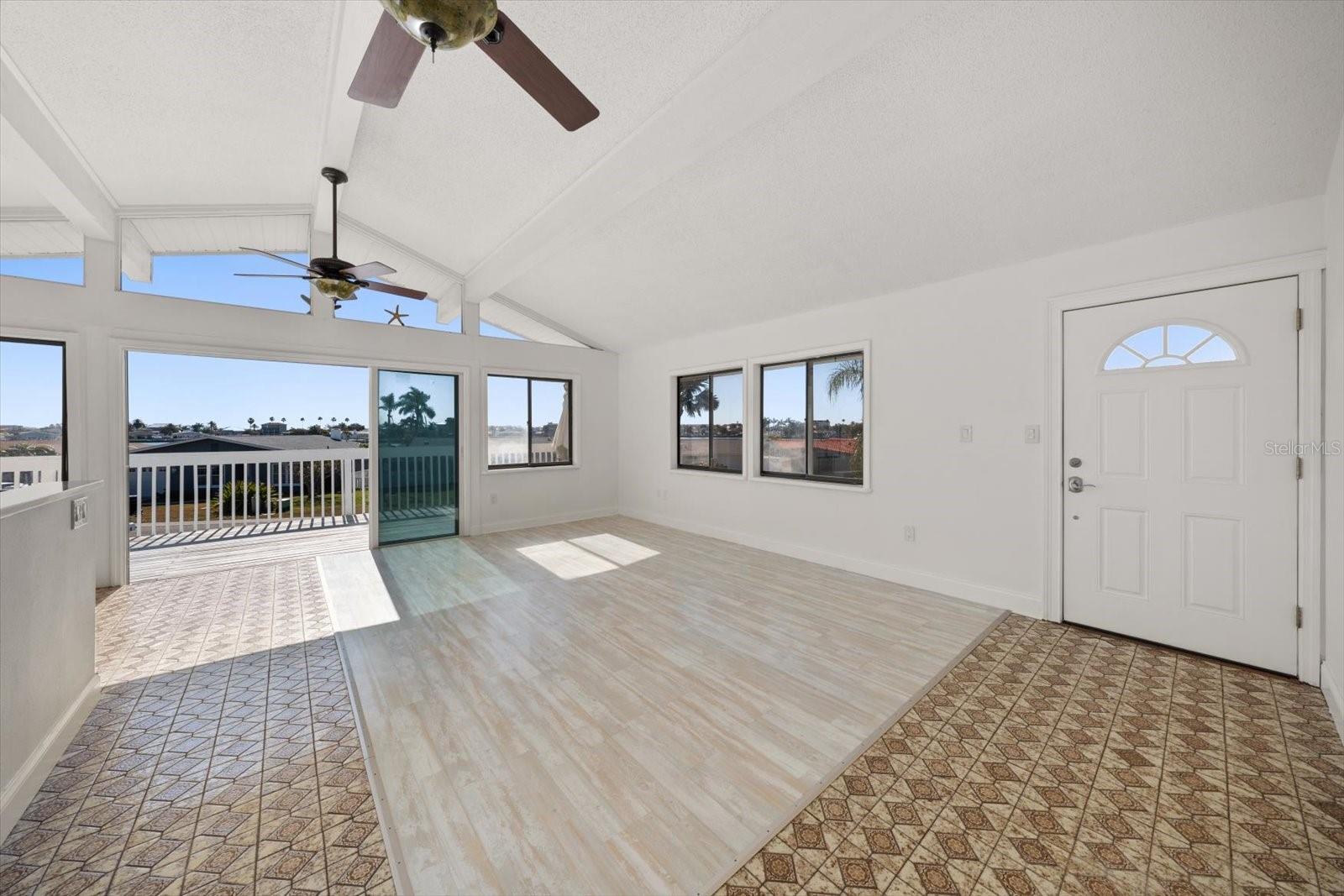 218 176TH AVE E, REDINGTON SHORES, FL, 33708