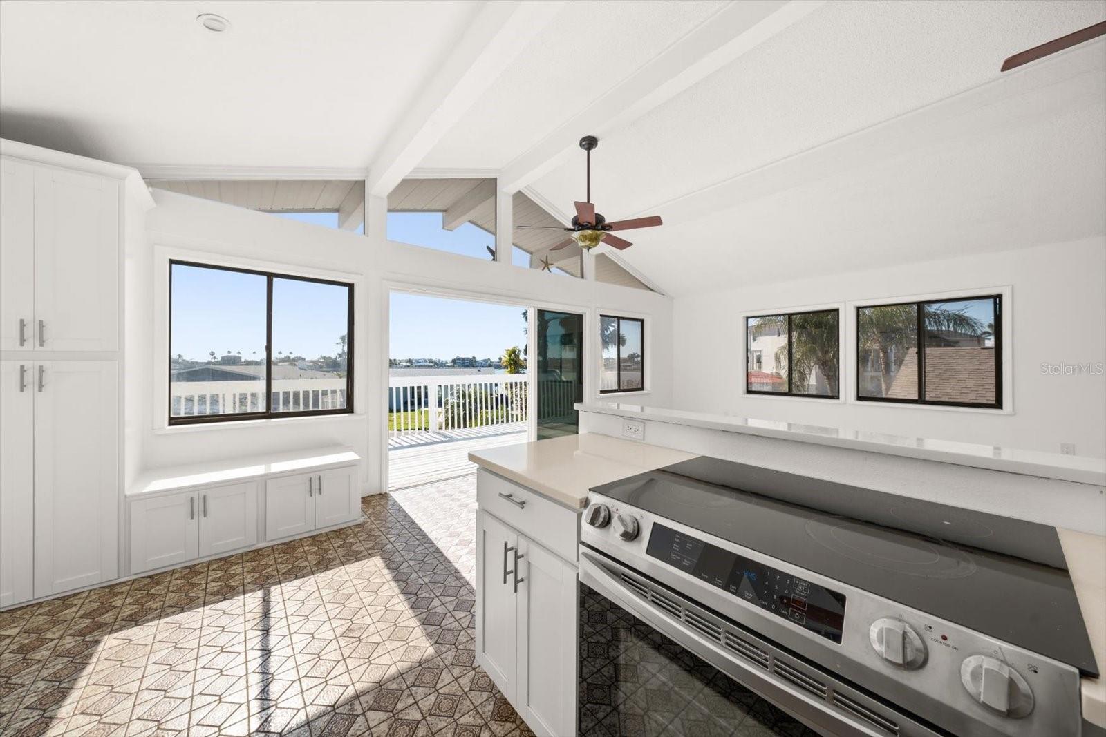 218 176TH AVE E, REDINGTON SHORES, FL, 33708