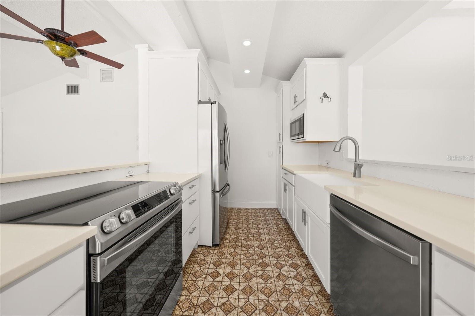 218 176TH AVE E, REDINGTON SHORES, FL, 33708