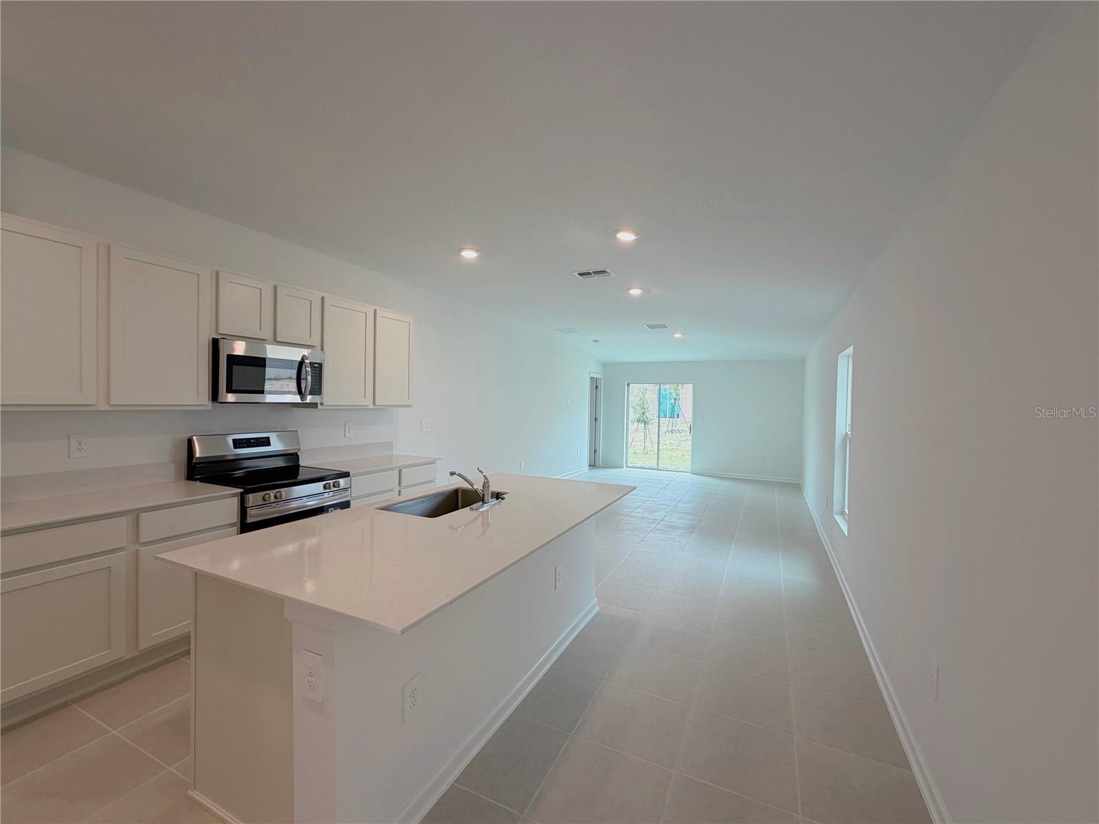 2154 LASSO LOOP, EAGLE LAKE, FL, 33839