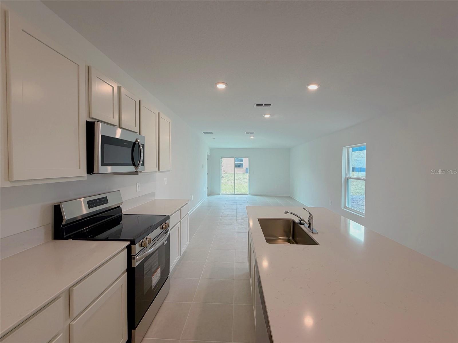 2154 LASSO LOOP, EAGLE LAKE, FL, 33839