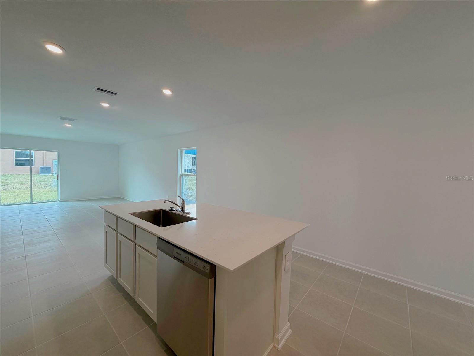 2154 LASSO LOOP, EAGLE LAKE, FL, 33839