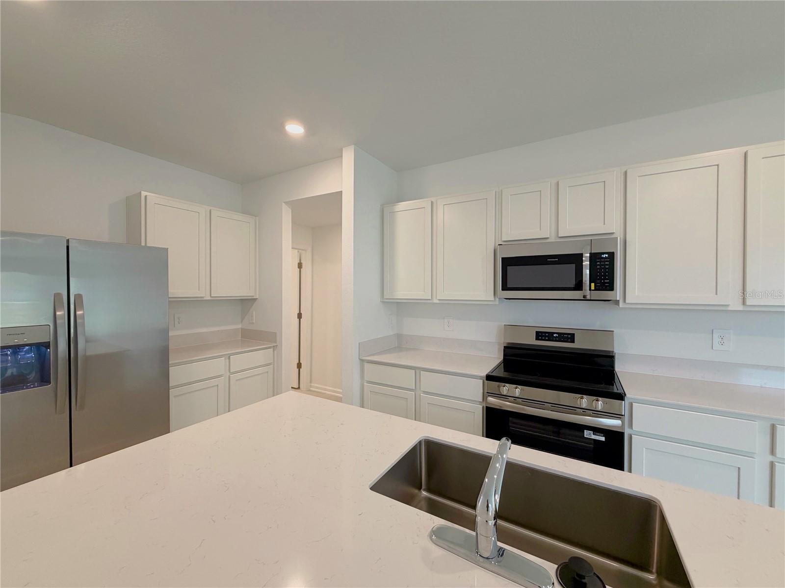 2154 LASSO LOOP, EAGLE LAKE, FL, 33839