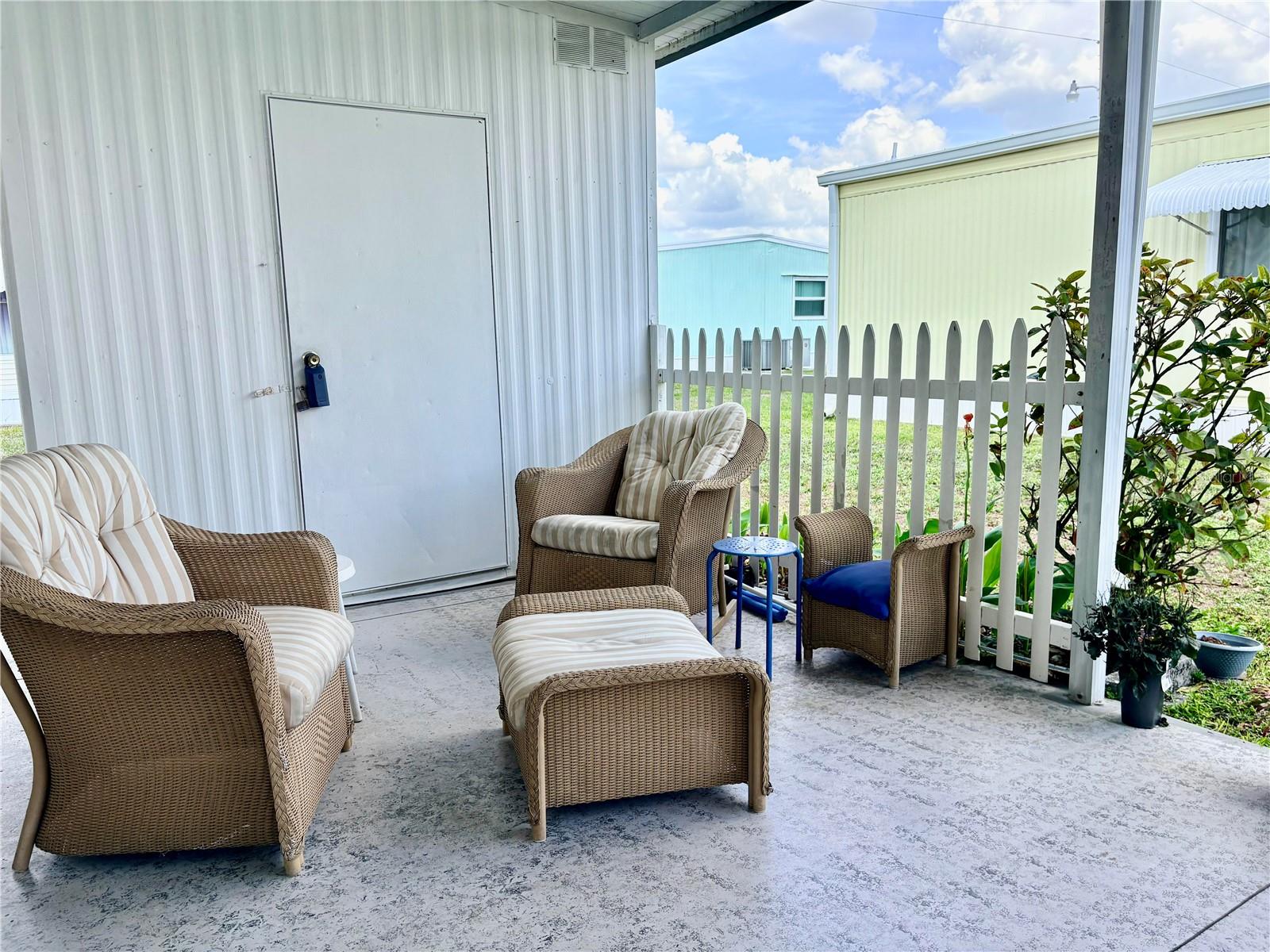 3049 LONGVIEW LN, NORTH FORT MYERS, FL, 33917