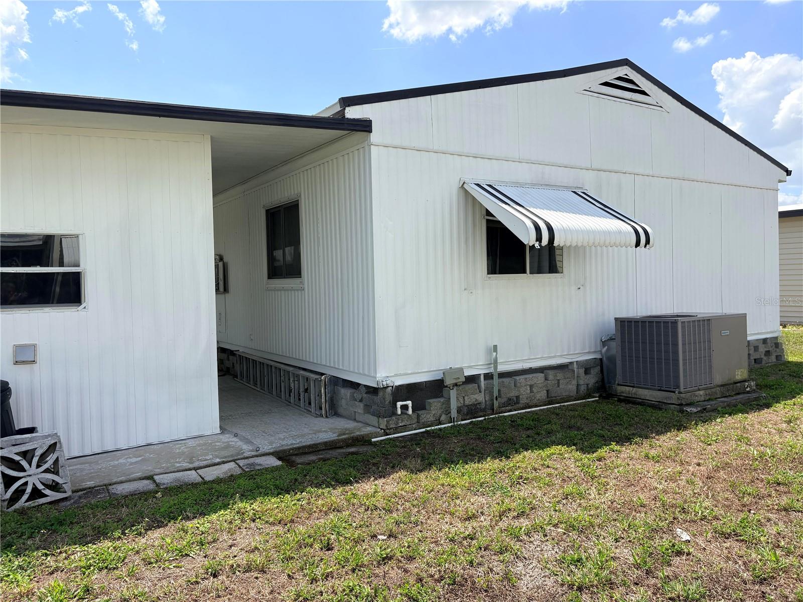 3049 LONGVIEW LN, NORTH FORT MYERS, FL, 33917