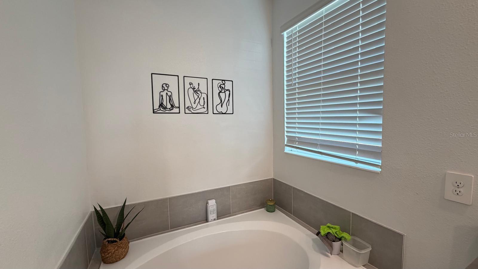 11200 LISTENING DR, ORLANDO, FL, 32832