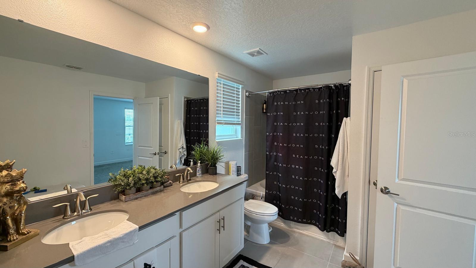 11200 LISTENING DR, ORLANDO, FL, 32832