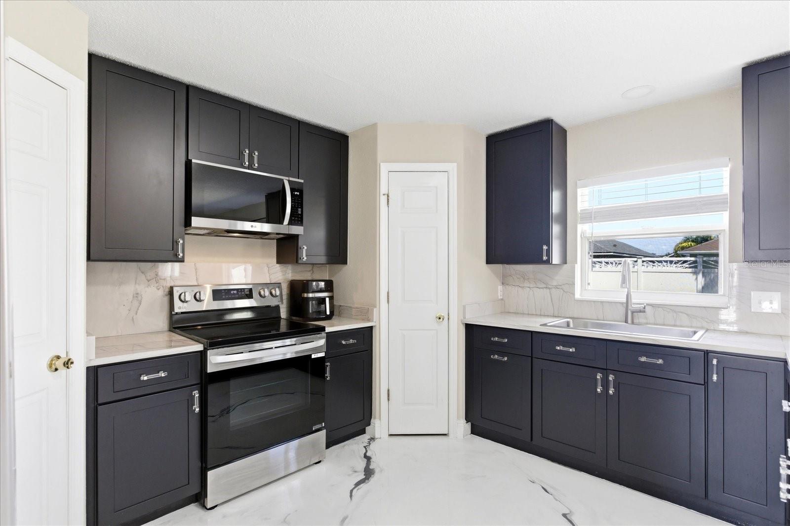 2126 BLACKSTONE LANDING DR, KISSIMMEE, FL, 34758