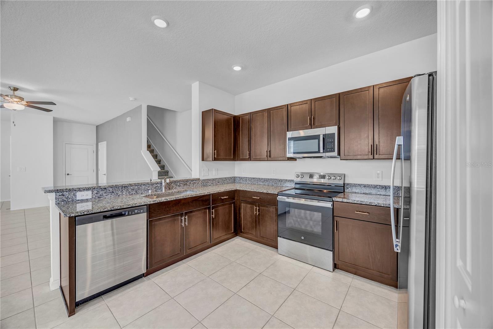 2524 SUNRAY VENUS WAY, RUSKIN, FL, 33570