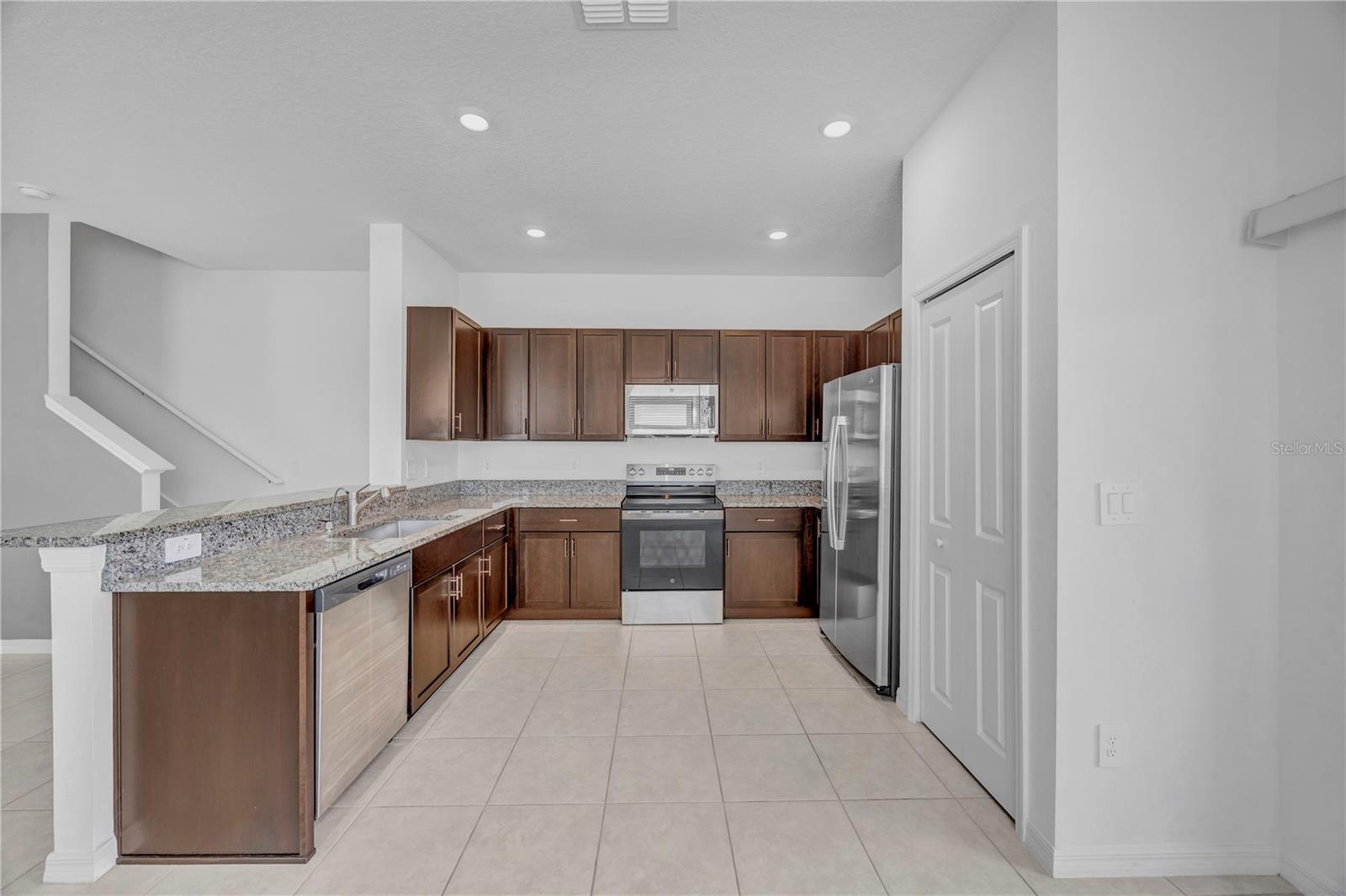 2524 SUNRAY VENUS WAY, RUSKIN, FL, 33570