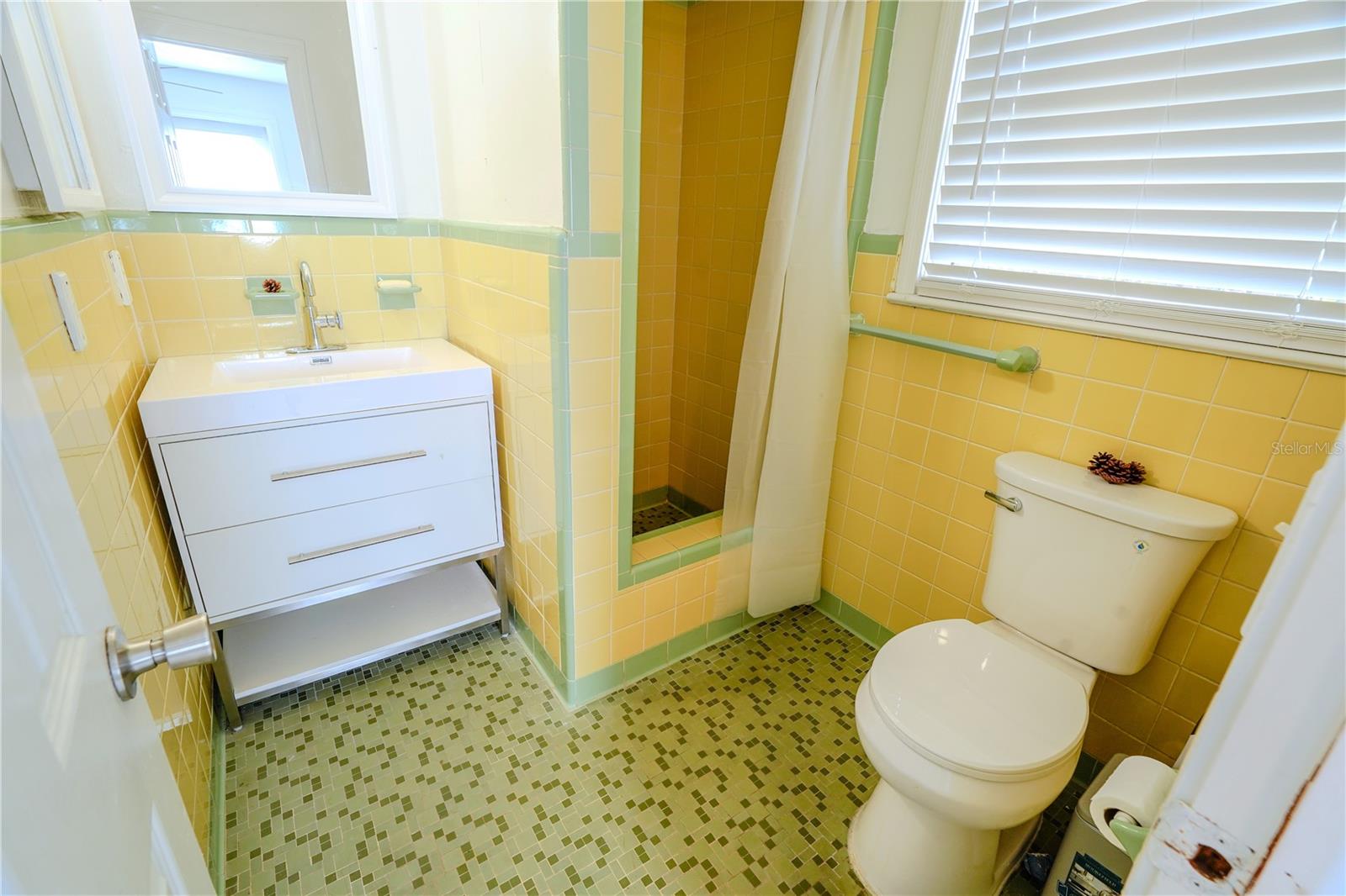 1208 N HALIFAX AVE, DAYTONA BEACH, FL, 32118