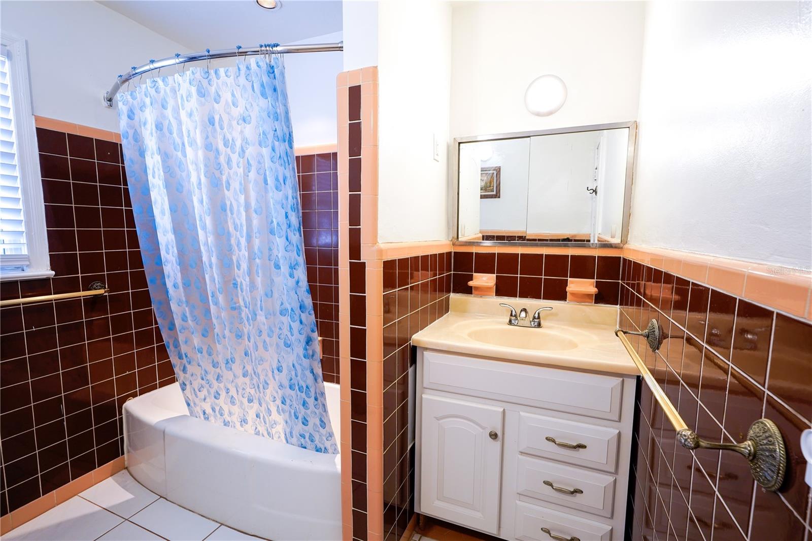 1208 N HALIFAX AVE, DAYTONA BEACH, FL, 32118