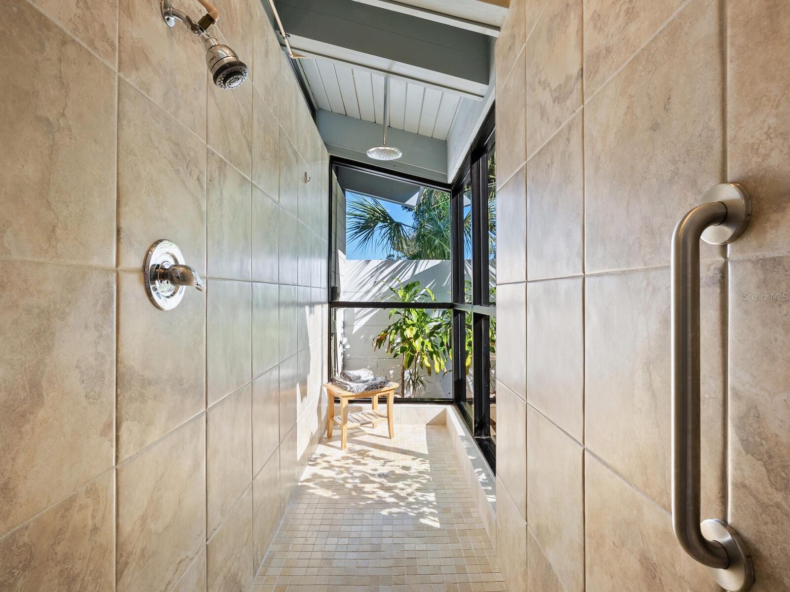 820 WHITFIELD AVE, SARASOTA, FL, 34243