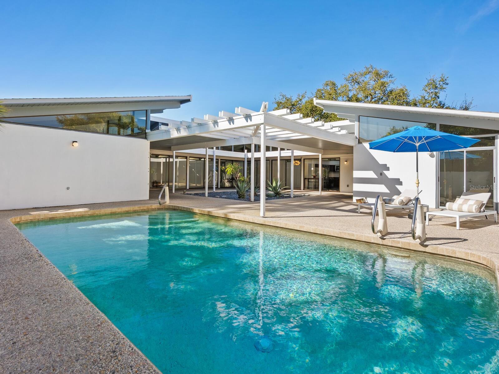 820 WHITFIELD AVE, SARASOTA, FL, 34243