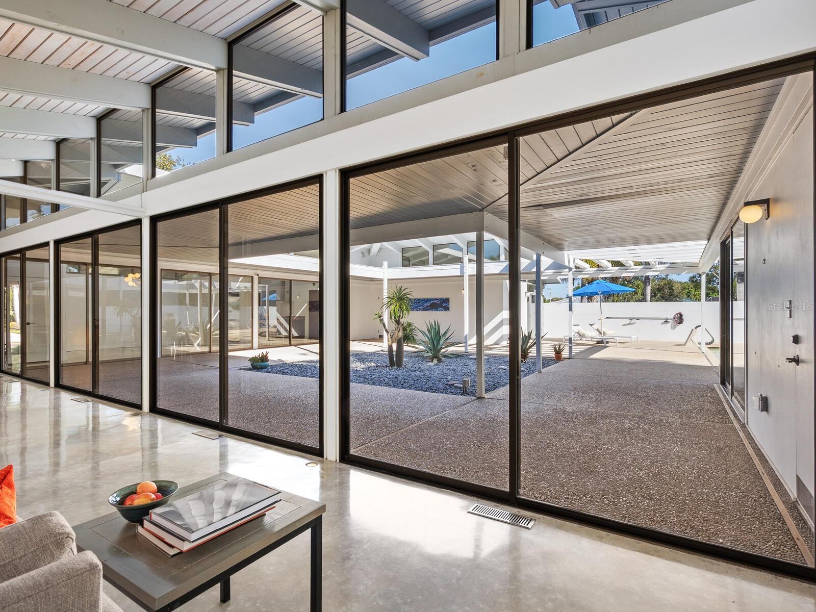 820 WHITFIELD AVE, SARASOTA, FL, 34243