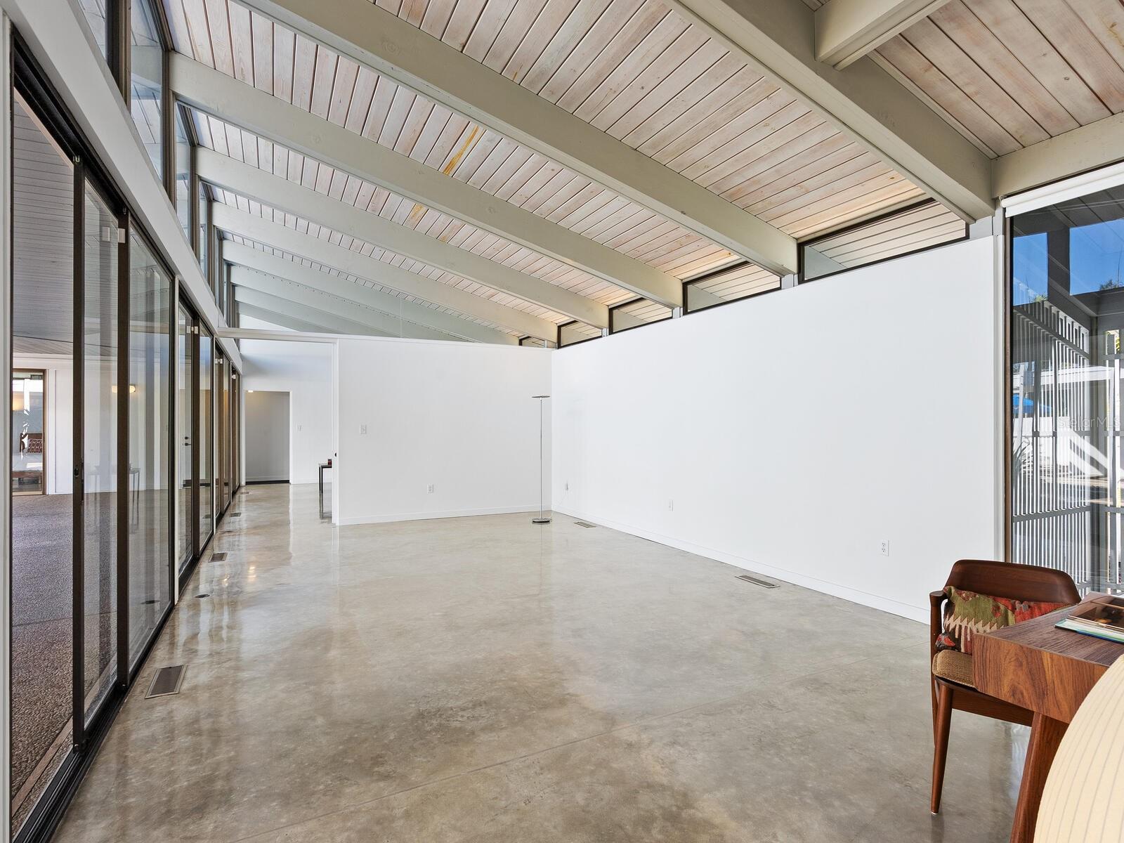 820 WHITFIELD AVE, SARASOTA, FL, 34243