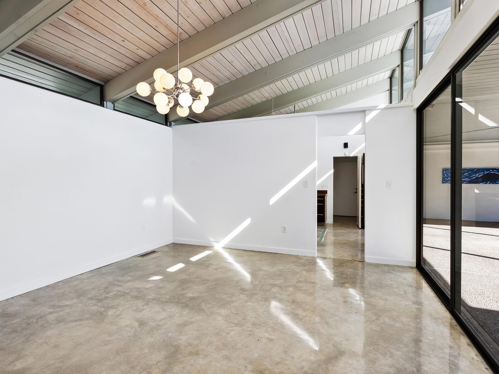 820 WHITFIELD AVE, SARASOTA, FL, 34243