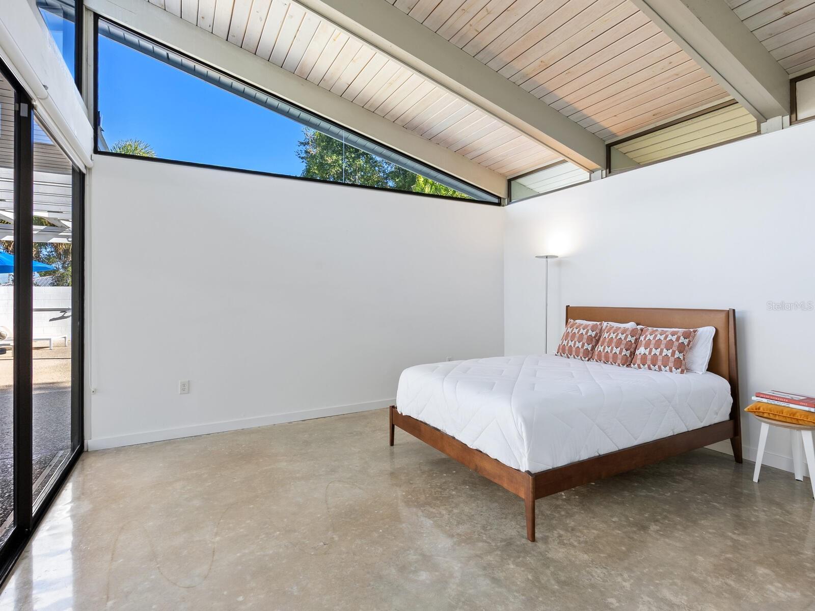 820 WHITFIELD AVE, SARASOTA, FL, 34243